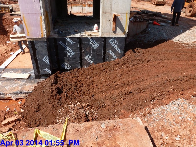 Backfilling Elev 5-6. pit Foundation Walls Facing North (800x600)